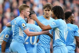 Hạ Burnley tại Etihad, Man. City tạm vượt mặt Chelsea