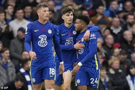 Chelsea mất điểm trong ngày thủ môn đối phương hóa người nhện