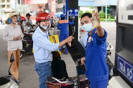 Petrolimex lãi hơn 1.300 tỉ đồng trong quý I-2016