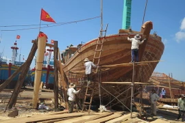 Xây dựng cơ chế hỗ trợ một lần cho ngư dân đóng tàu xa bờ