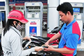 Bộ Tài chính giảm thuế nhập khẩu xăng dầu
