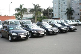 Lãnh đạo ngành thuế, hải quan sắp nhận khoán xe công