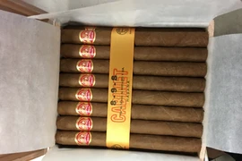 Tạm giữ gần 17.000 điếu xì gà Cuba