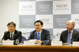 Việt Nam xem xét nhập khẩu thịt bò, ngô, đậu... Brazil 