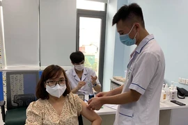Ủy ban Thường vụ Quốc hội quyết dùng 12.100 tỉ mua vaccine