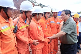 Thủ tướng yêu cầu khánh thành đường dây 500kV mạch 3 Quảng Trạch - Phố Nối trong tháng 7
