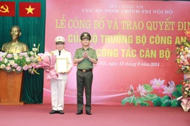 Trao quyết định bổ nhiệm Thiếu tướng Đinh Văn Nơi giữ chức vụ Cục trưởng Cục An ninh chính trị nội bộ 