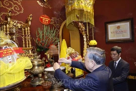 Tổng Bí thư Tô Lâm dâng hương tại Khu Di tích Hoàng thành Thăng Long và Di tích nhà 67