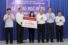 Agribank trao 3,5 tỉ đồng an sinh xã hội cho Tây Ninh