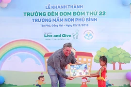 'Đèn Đom Đóm': 16 năm thắp sáng ước mơ đến trường