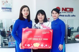 NCB trao 50 chỉ vàng SJC 9999 cho khách hàng