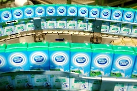 Mùa dịch COVID-19: Sữa Cô Gái Hà Lan chỉ 5.000 đồng/hộp 180 ml