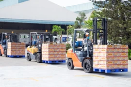 Vinamilk xuất lô sữa đặc 'Ông Thọ' đầu tiên qua Trung Quốc