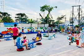Biến bãi rác thành sân chơi thiếu nhi