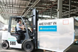 Áp dụng công nghệ vào việc kiểm soát phục vụ hàng hóa