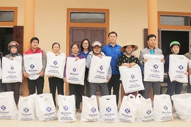 Ngân hàng Shinhan chung tay hướng về miền Trung