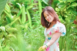 Cộng đồng mạng rộn ràng “phủ xanh” mạng xã hội