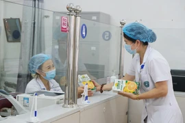 Vinamilk tặng TP.HCM 48.000 sản phẩm cho tuyến đầu chống dịch
