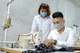 70% nhân viên nhiễm COVID, ông chủ khuyết tật vẫn quyết tâm vượt đại dịch thành công