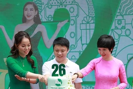 Thu Cúc quá tải đón tiếp khách hàng trải nghiệm dịch vụ