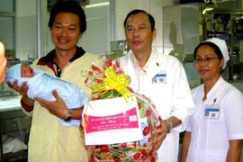 Công dân đầu tiên năm Giáp Ngọ là một bé trai