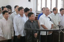 Hoãn xử vụ bảo kê “cát tặc” ở Đồng Tháp