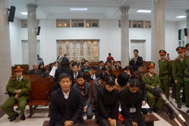 Vụ nhân bản xét nghiệm: Cảnh cáo giám đốc, cao nhất một năm tù