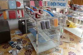 Trộm vào tiệm điện thoại lấy cả trăm triệu và... ăn yaourt