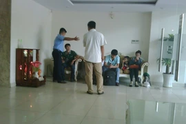 Bị kiểm tra, phòng khám cản trở nhà báo tác nghiệp