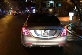 2 ôtô tiền tỷ dùng chung biển số tứ quý 8