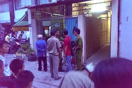 Người đàn ông bán vé số chết trong tư thế treo cổ tại phòng trọ