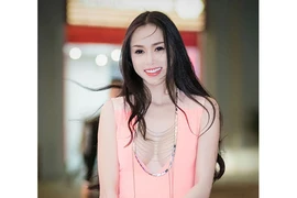 Người đẹp Ngọc Anh trong trang phục táo bạo