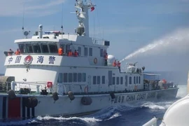 Tàu chấp pháp của Việt Nam đã tiếp cận giàn khoan trái phép tại vị trí mới
