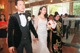 Những mỹ nam 'ăn cơm trước kẻng' của showbiz Việt