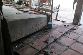 Mẹ già đau đớn kể chuyện con trai đổ xăng đốt cha