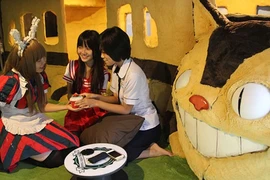 Cà phê "nàng hầu" ở Sài Gòn