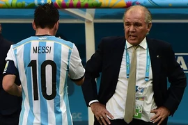 Hoan hô hai HLV Argentina và Hà Lan