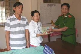 Giả giấy tờ, người giúp việc trộm hơn 800 triệu đồng