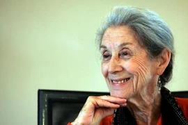 Nhà văn Nam Phi đoạt giải Nobel qua đời