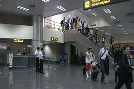 Cách ly hai hành khách nhập cảnh vào Việt Nam nghi nhiễm Ebola 