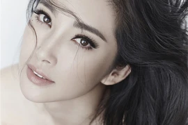 Lý Băng Băng đẹp hút hồn ở tuổi 41