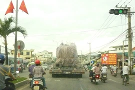 Vụ Xe ‘khủng’ ung dung chạy trên quốc lộ 1: Bỗng dưng biến mất
