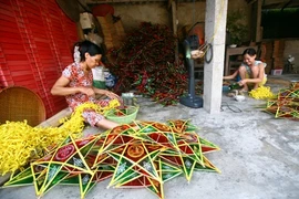 Làng làm đèn ông sao Báo Đáp