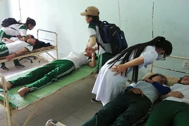 Học thể dục, chín nữ sinh viên bị ngất xỉu
