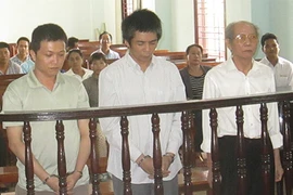 Bị phạt tù nặng vì lừa mua, bán thiên thạch giả