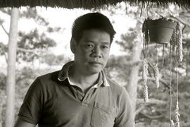 Nhạc sĩ thì nên lui vào bóng tối