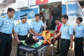 Huy động trực thăng chở người bị thương nặng từ Phú Quốc vào TP.HCM cấp cứu