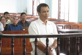 Nguyên giám đốc 'giúp' người dân nhận tiền bị phạt bảy năm tù