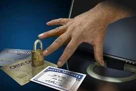 Tội phạm dùng thẻ ATM trắng dập thẻ giả tại Nha Trang 