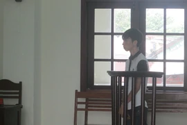 Lãnh án chín tháng tù vì mê… chim đẹp